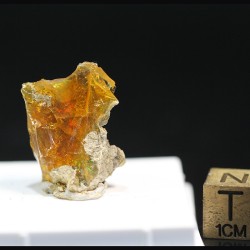 Opalo noble mineral