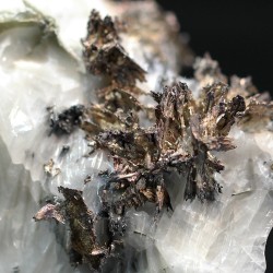 Plata nativa y discrasita