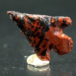 Punta de obsidiana caoba