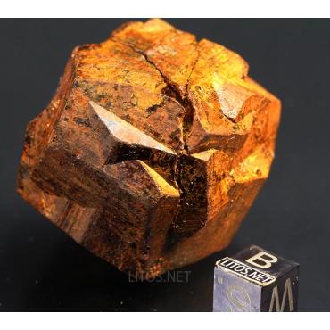 Mineral pirita cruz de hierro X2085