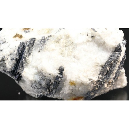 Mineral antimonita Mineral antimonita