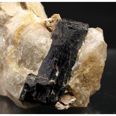 Mineral turmalina